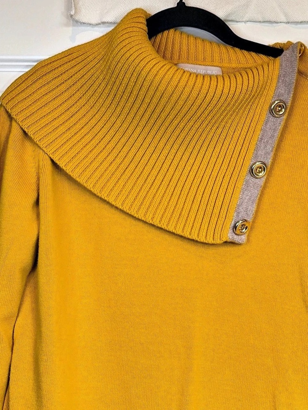 Banana Republic Women’s L Mustard Yellow Cowl Neck Sweater 100% Cotton 1142